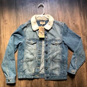 Jean Jacket w Faux Sheep Fur Collar